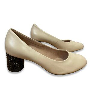Geox Cream Leather Round Toe Block Heel Pumps Textured Heel Size 38.5